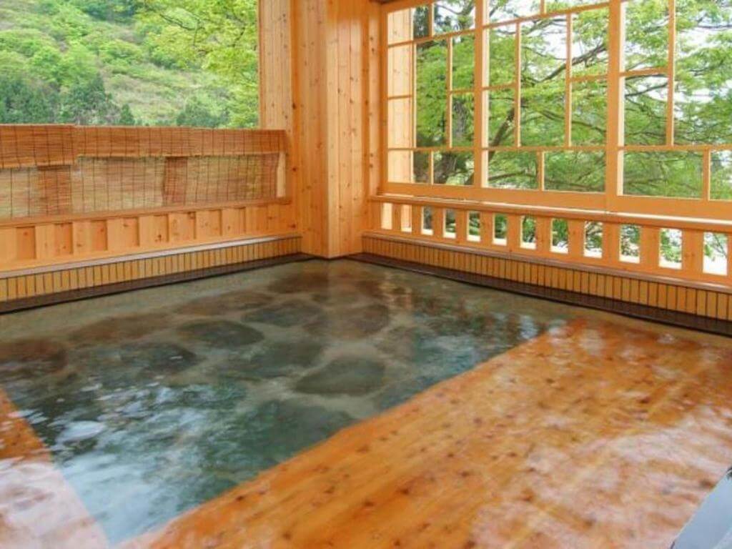 雪國之宿高半 (Yukiguni no Yado Takahan Ryokan)